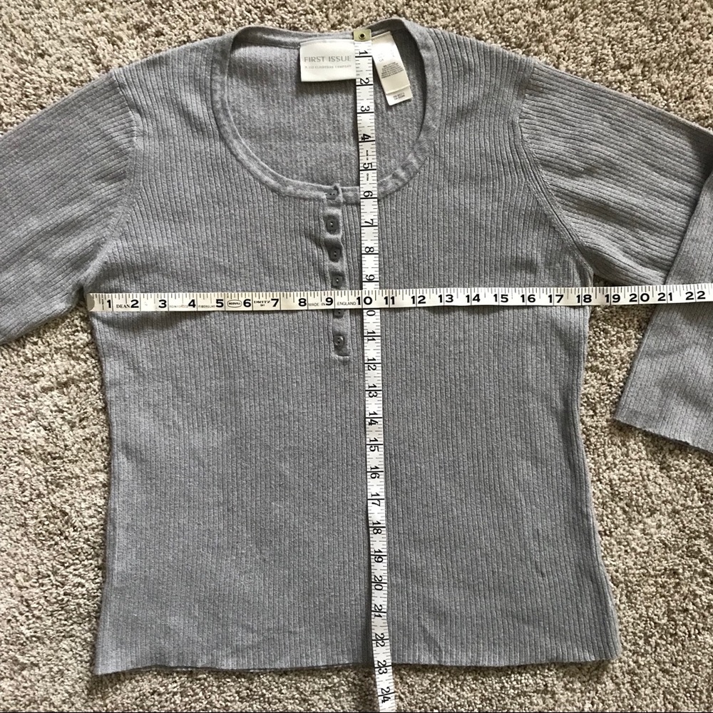 EUC First Issue/Liz Claiborne Gray Henley Top, L - Picture 4 of 5